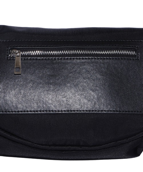 ROOPTOKYO（ループトウキョウ）の「UNKNOWN/アンノウン NYLON DAGGER BAG / UNKNOWN ボディーバッグ ウエストポーチ スタッズ（ボディバッグ/ウエストポーチ・メンズ・ブラック・ONE SIZE）」の6枚目の写真