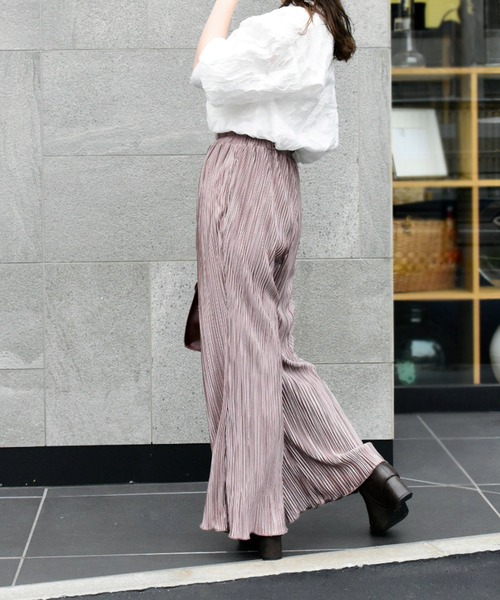 Brownie（ブラウニー）の「Brownie プリーツフレアーパンツ（その他パンツ・レディース・ベージュ/ブラウン/ミント/モカ・FREE）」の2枚目の写真