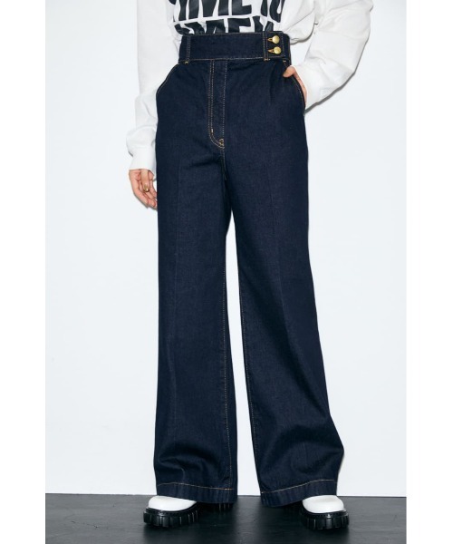 MOUSSY(マウジー)の「M BUTTON HW FLARE パンツ(デニムパンツ・レディース・ワンウォッシュ・2/1/0)」の1枚目の写真