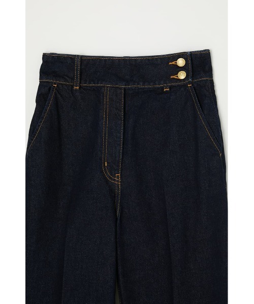 MOUSSY(マウジー)の「M BUTTON HW FLARE パンツ(デニムパンツ・レディース・ワンウォッシュ・2/1/0)」の4枚目の写真