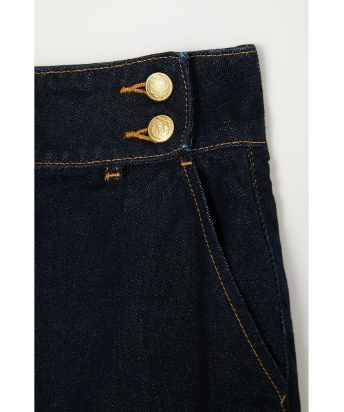 MOUSSY(マウジー)の「M BUTTON HW FLARE パンツ(デニムパンツ・レディース・ワンウォッシュ・2/1/0)」の5枚目の写真