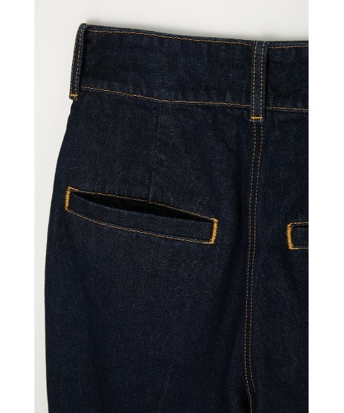 MOUSSY(マウジー)の「M BUTTON HW FLARE パンツ(デニムパンツ・レディース・ワンウォッシュ・2/1/0)」の3枚目の写真