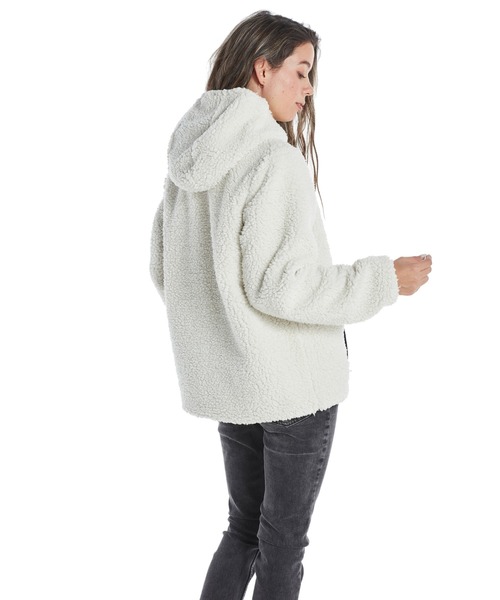 ROXY（ロキシー）の「RANDOM FLOWER/ロキシーリバーシブルモコモコボアジャケット（ブルゾン・レディース・ブラック/ナチュラル・SMALL/MEDIUM/LARGE/X-LARGE）」の6枚目の写真