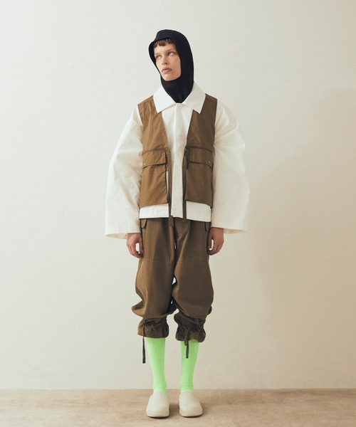 AIMNAIM（エイムネイム）の「CARGO VEST（ベスト・メンズ・オフホワイト/カーキ/ロイヤルブルー・MEDIUM/LARGE）」の5枚目の写真