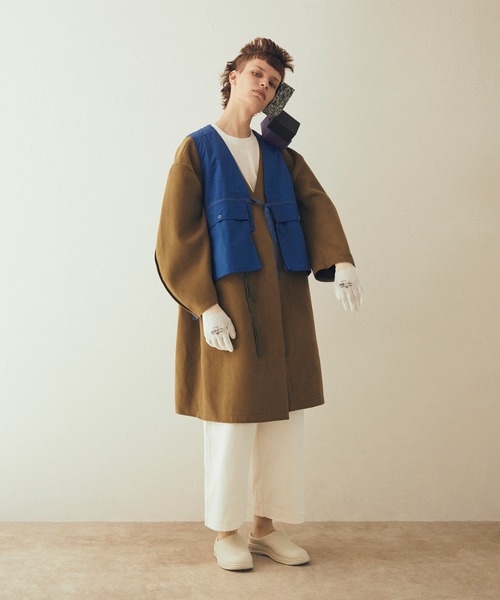 AIMNAIM（エイムネイム）の「CARGO VEST（ベスト・メンズ・オフホワイト/カーキ/ロイヤルブルー・MEDIUM/LARGE）」の8枚目の写真