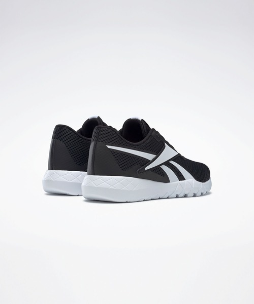 Reebok(リーボック)の「フレクサゴン エナジー 3 / Flexagon Energy 3 Shoes(スニーカー・レディース・ブラック×ホワイト/ネイビー/ダークグレー・22.5cm/23.5cm/24.5cm/25.5cm/23.0cm/24.0cm/25.0cm/26.0cm/22.0cm)」の5枚目の写真