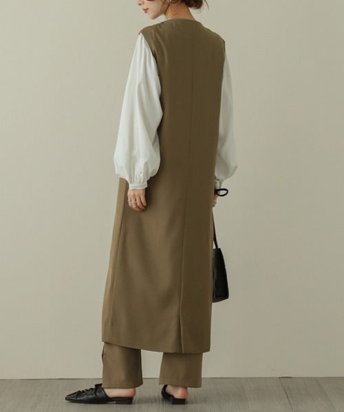 バックスリットロングベスト