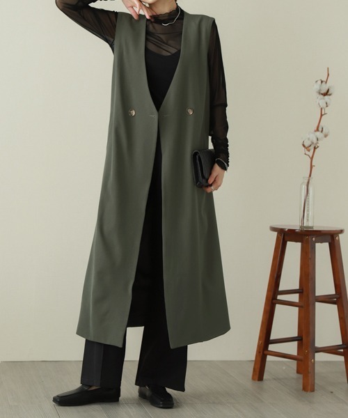 バックスリットロングベスト