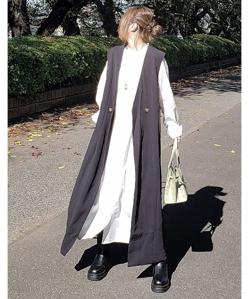 バックスリットロングベスト