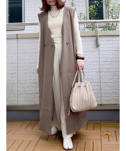 バックスリットロングベスト