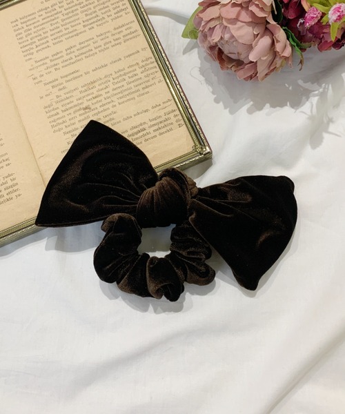 Loueme(ルエム)の「ベロアリボンシュシュ(シュシュ・レディース・ブラック/ブラウン/カーキ・FREE)」の7枚目の写真