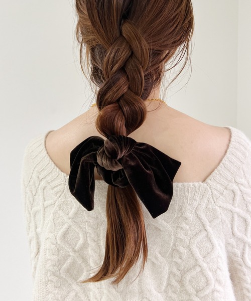 Loueme(ルエム)の「ベロアリボンシュシュ(シュシュ・レディース・ブラック/ブラウン/カーキ・FREE)」の13枚目の写真