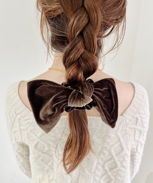 Loueme(ルエム)の「ベロアリボンシュシュ(シュシュ・レディース・ブラック/ブラウン/カーキ・FREE)」の16枚目の写真