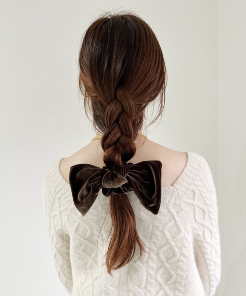 Loueme(ルエム)の「ベロアリボンシュシュ(シュシュ・レディース・ブラック/ブラウン/カーキ・FREE)」の17枚目の写真