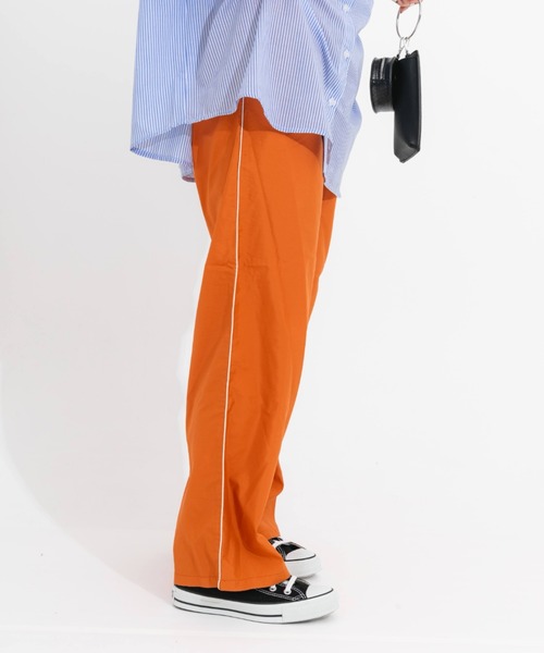 nemne store（ネンネストア）の「サイドラインタック入りナイロンパンツ（その他パンツ・レディース・アイボリー/オレンジ・フリー）」の5枚目の写真