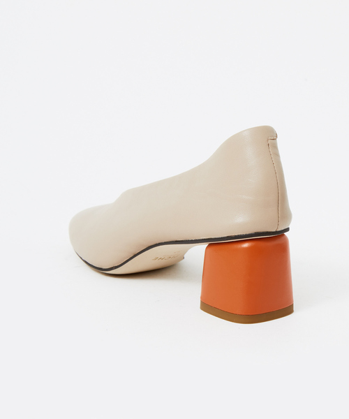 PICHE ABAHOUSE（ピシェ アバハウス）の「カラーヒールソフトパンプス（パンプス・レディース・ブラック/オフホワイト/ベージュ/マスタード・34/35/36/37/38/39/40）」の7枚目の写真