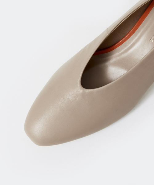 PICHE ABAHOUSE（ピシェ アバハウス）の「カラーヒールソフトパンプス（パンプス・レディース・ブラック/オフホワイト/ベージュ/マスタード・34/35/36/37/38/39/40）」の22枚目の写真