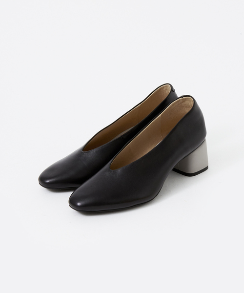 PICHE ABAHOUSE（ピシェ アバハウス）の「カラーヒールソフトパンプス（パンプス・レディース・ブラック/オフホワイト/ベージュ/マスタード・34/35/36/37/38/39/40）」の6枚目の写真