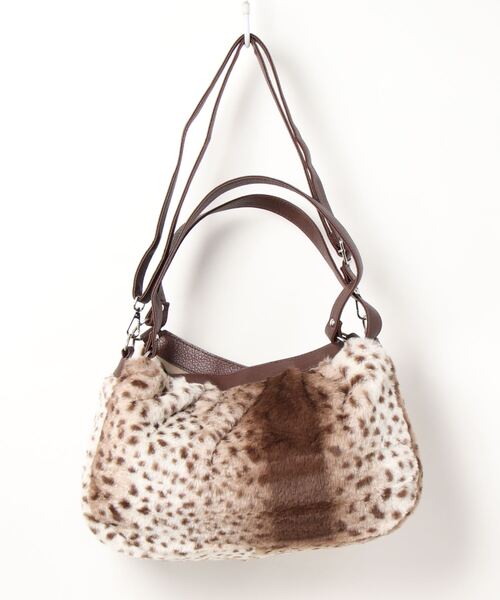 alcali(アルカリ)の「フロコ アクリルファー2WAYバッグ【取り扱い店舗限定】(ショルダーバッグ・レディース・ブラウン/グレイッシュベージュ・FREE)」の4枚目の写真