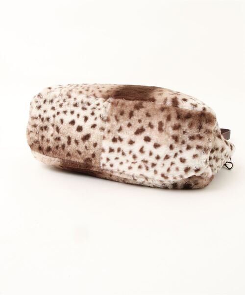 alcali(アルカリ)の「フロコ アクリルファー2WAYバッグ【取り扱い店舗限定】(ショルダーバッグ・レディース・ブラウン/グレイッシュベージュ・FREE)」の6枚目の写真