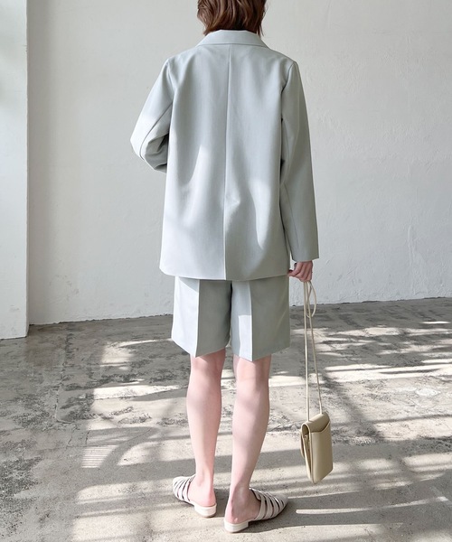 LIAN（リアン）の「テーラードジャケット＆ハーフパンツ　セットアップ（テーラードジャケット・レディース・アイボリー/ブラック/グレー/グレイッシュベージュ/ネイビー・FREE）」の13枚目の写真