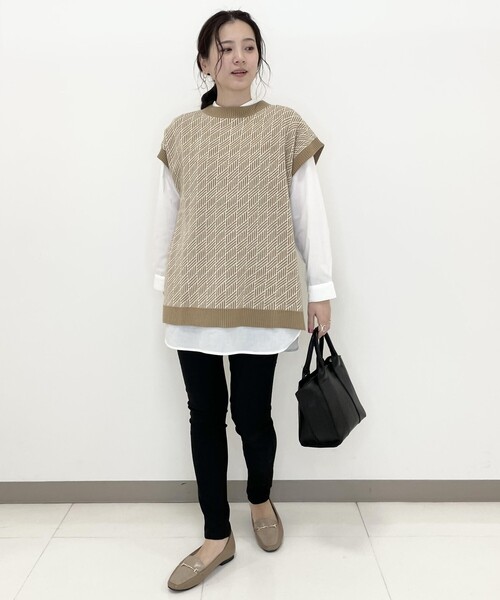 SHOO・LA・RUE（シューラルー）の「◆【2点セット】ジャカードベスト×バンドカラーシャツ（その他トップス・レディース・ブラック/グリーン/サンドベージュ・02/03/04）」の8枚目の写真