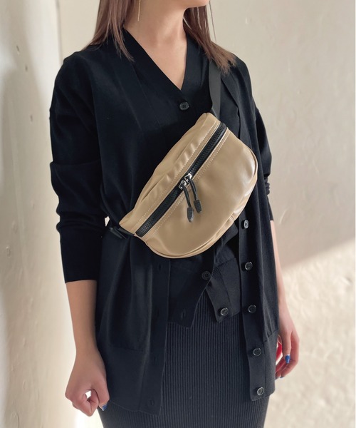 RIVE DROITE（リヴドロワ）の「R.good/アールドットグッド　クロスボディバッグ（ボディバッグ/ウエストポーチ・レディース・ブラック/サンドベージュ・FREE）」の12枚目の写真
