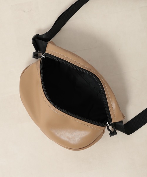 RIVE DROITE リヴドロワ　カーブボディバッグ　ブラウン 未使用近い RIVE DROITE リヴドロワ カーブボディバッグ ブラウン 未使用