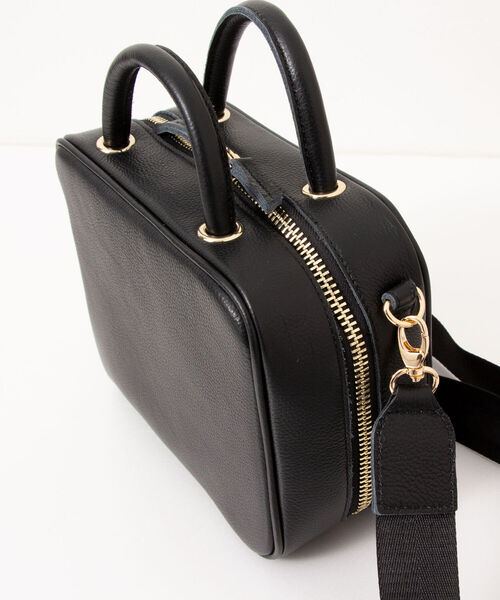 NOLLEY’S（ノーリーズ）の「スクエアボストンバッグ（ボストンバッグ・レディース・ブラック・FREE）」の2枚目の写真