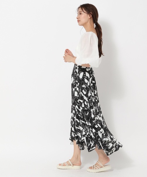 mysty woman（ミスティウーマン）の「シアーバルーン袖プルオーバー 274590（シャツ/ブラウス・レディース・オフホワイト/ブラック/グレイッシュブルー・FREE）」の4枚目の写真