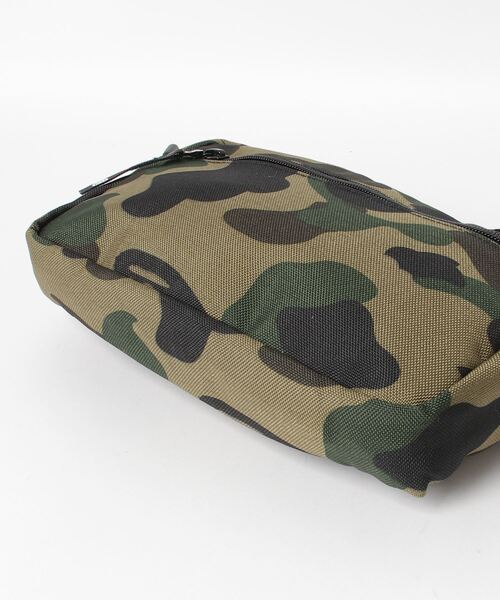 A BATHING APE(アベイシングエイプ)の「1ST CAMO MINI SHOULDER BAG M (CORDURA)(ショルダーバッグ・メンズ・グリーン・FREE)」の4枚目の写真