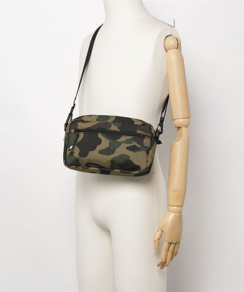 A BATHING APE(アベイシングエイプ)の「1ST CAMO MINI SHOULDER BAG M (CORDURA)(ショルダーバッグ・メンズ・グリーン・FREE)」の7枚目の写真