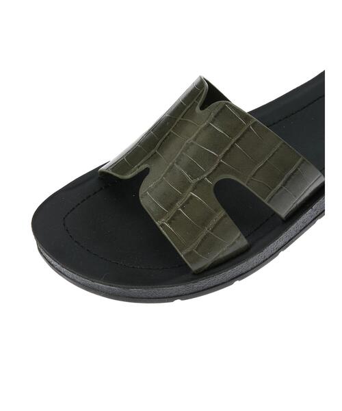 Green　Parks（グリーンパークス）の「クロコ型押しフラットサンダル（サンダル・レディース・アイボリー/カーキ・S/M/L/XL）」の6枚目の写真