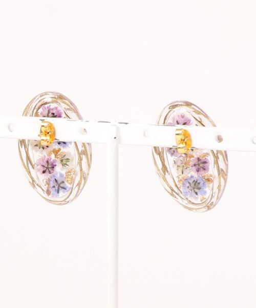 tone(トーン)の「【S.coeuf】ピアス クリアオーバル×ぎっしりかすみ草(MA)(ピアス(両耳用)・レディース・パープル/ブルー/ピンク/イエロー・FREE)」の7枚目の写真