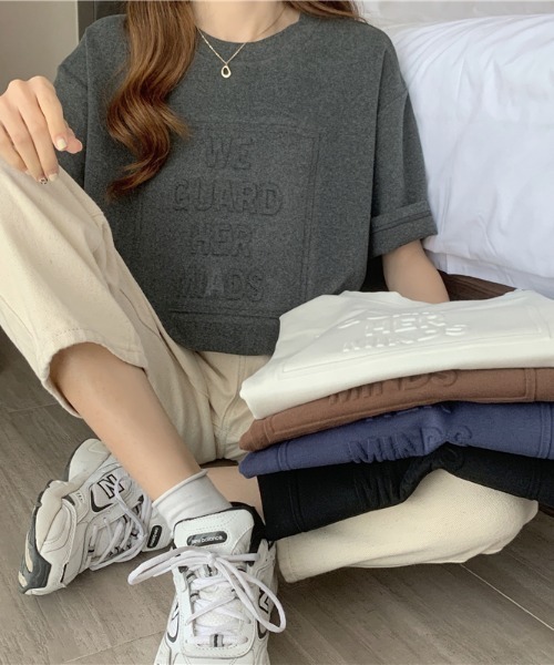 WEGO（ウィゴー）の「WEGO/エンボスプリントTシャツ（Tシャツ/カットソー・レディース・ブラウン/ホワイト/グレー/ブラック・FREE）」の21枚目の写真