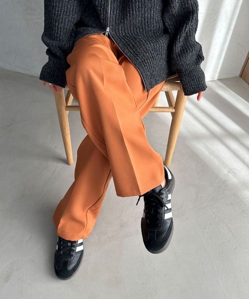 feepur（フェピュール）の「センタープレスストレートカラースラックス（スラックス・レディース・ダークグリーン/ブルー/オレンジ/グリーン系その他/アイボリー/ブラック/ベビーピンク/レッド/モカ・MEDIUM/SMALL）」の9枚目の写真