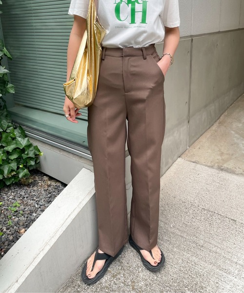 feepur（フェピュール）の「センタープレスストレートカラースラックス（スラックス・レディース・ダークグリーン/ブルー/オレンジ/グリーン系その他/アイボリー/ブラック/ベビーピンク/レッド/モカ・MEDIUM/SMALL）」の4枚目の写真