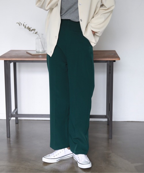 feepur（フェピュール）の「センタープレスストレートカラースラックス（スラックス・レディース・ダークグリーン/ブルー/オレンジ/グリーン系その他/アイボリー/ブラック/ベビーピンク/レッド/モカ・MEDIUM/SMALL）」の12枚目の写真