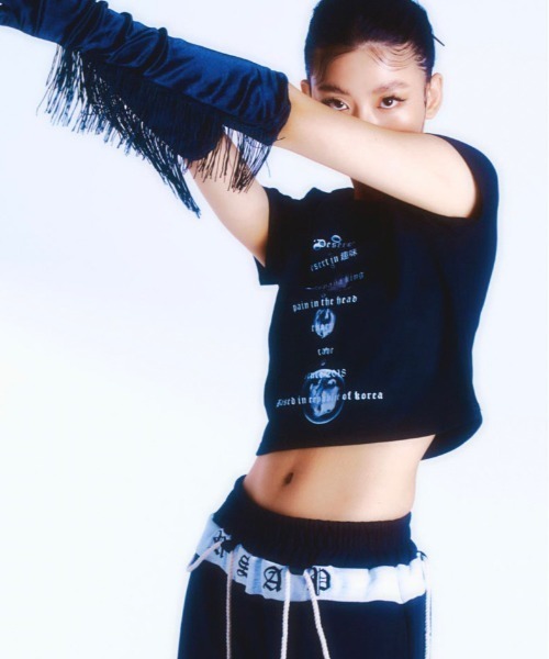 ROSEAPPLE STUDIO（ローズアップルスタジオ）の「【ROSEAPPLE STUDIO/ローズアップルスタジオ】222 Basic logo crop t/プリントT 半袖トップス 半袖Tシャツ 白Tシャツ 黒Tシャツ ゴシック クロップド 短丈トップス（Tシャツ/カットソー・レディース・ホワイト/ブラック・ONE SIZE）」の6枚目の写真