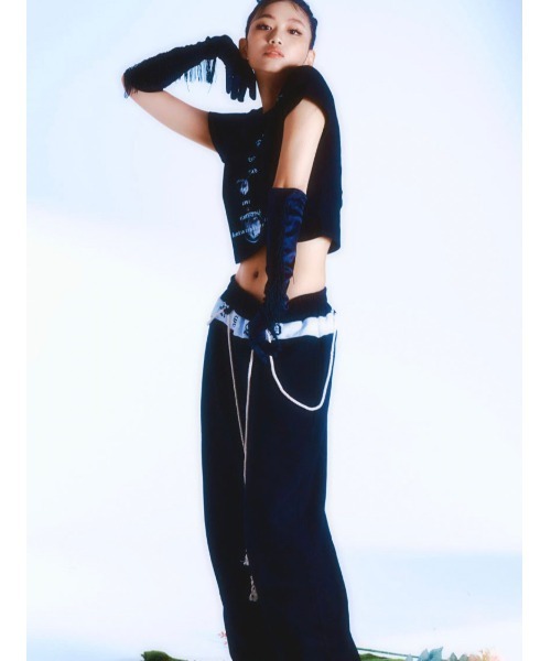 ROSEAPPLE STUDIO（ローズアップルスタジオ）の「【ROSEAPPLE STUDIO/ローズアップルスタジオ】222 Basic logo crop t/プリントT 半袖トップス 半袖Tシャツ 白Tシャツ 黒Tシャツ ゴシック クロップド 短丈トップス（Tシャツ/カットソー・レディース・ホワイト/ブラック・ONE SIZE）」の18枚目の写真