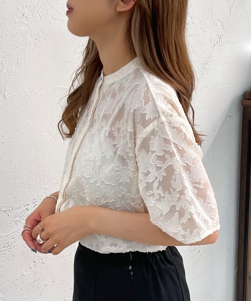 apres jour mignon(アプレジュールミニョン)の「柄シアーブラウス【ZOZOTOWN限定アイテム】(シャツ/ブラウス・レディース・ブラック/オフホワイト/アイボリー・フリー/X-LARGE)」の6枚目の写真