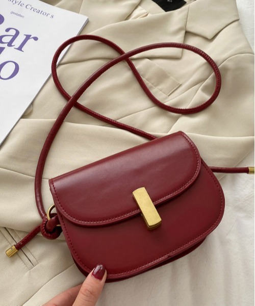 ibeul_（イベール）の「クラシックミニショルダーバッグ（ショルダーバッグ・レディース・ブラック/キャメル/ワイン・FREE）」の3枚目の写真