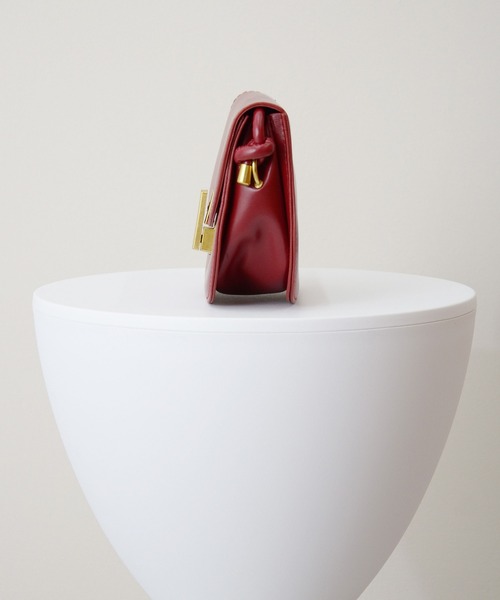 ibeul_（イベール）の「クラシックミニショルダーバッグ（ショルダーバッグ・レディース・ブラック/キャメル/ワイン・FREE）」の7枚目の写真