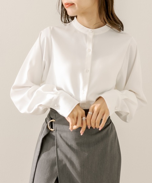 OLIVE des OLIVE(オリーブデオリーブ)の「ラッフルカラ―付ブラウス(シャツ/ブラウス・レディース・ホワイト/オフホワイト/ネイビー・FREE)」の8枚目の写真