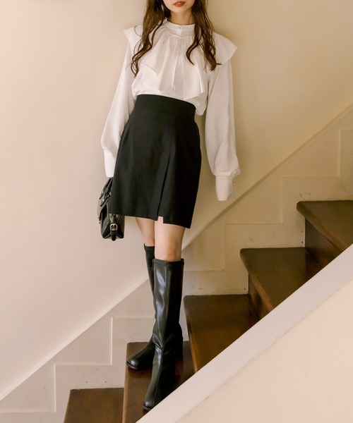 OLIVE des OLIVE(オリーブデオリーブ)の「ラッフルカラ―付ブラウス(シャツ/ブラウス・レディース・ホワイト/オフホワイト/ネイビー・FREE)」の12枚目の写真