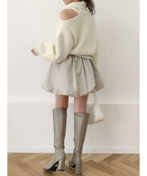 dazzlin（ダズリン）の「ショルダーオープンシャギーニットトップス（ニット/セーター・レディース・レッド/オフホワイト/グレー/ベージュ・FREE）」の13枚目の写真