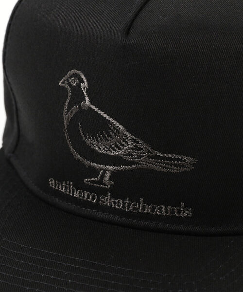 ANTI HERO（アンタイヒーロー）の「ANTI HERO / Basic Pigeon Snapback Cap（キャップ・メンズ・ブラック・ONE SIZE）」の4枚目の写真