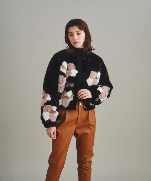 GRACE CONTINENTAL(グレースコンチネンタル)の「パッチワークフェイクファージャケット(ブルゾン・レディース・ブラック/ベージュ・36/38)」の3枚目の写真