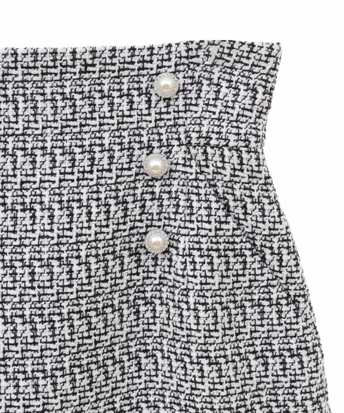 31 Sons de mode(トランテアン ソン ドゥ モード)の「ビジューボタン付きツイードスカショーパン(その他パンツ・レディース・ブラック×ホワイト・36/38)」の6枚目の写真
