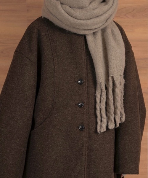 lawgy（ラウジー）の「fluffy soft muffler（マフラー・レディース・アイボリー/ベージュ・FREE）」の8枚目の写真